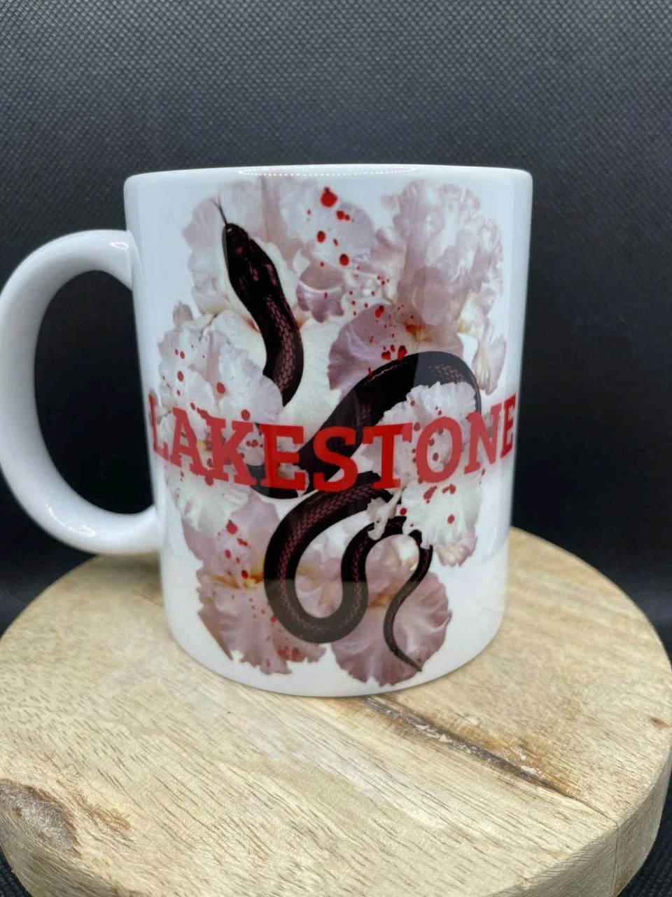 ☕ Mug en Céramique – Lakestone 📖💙